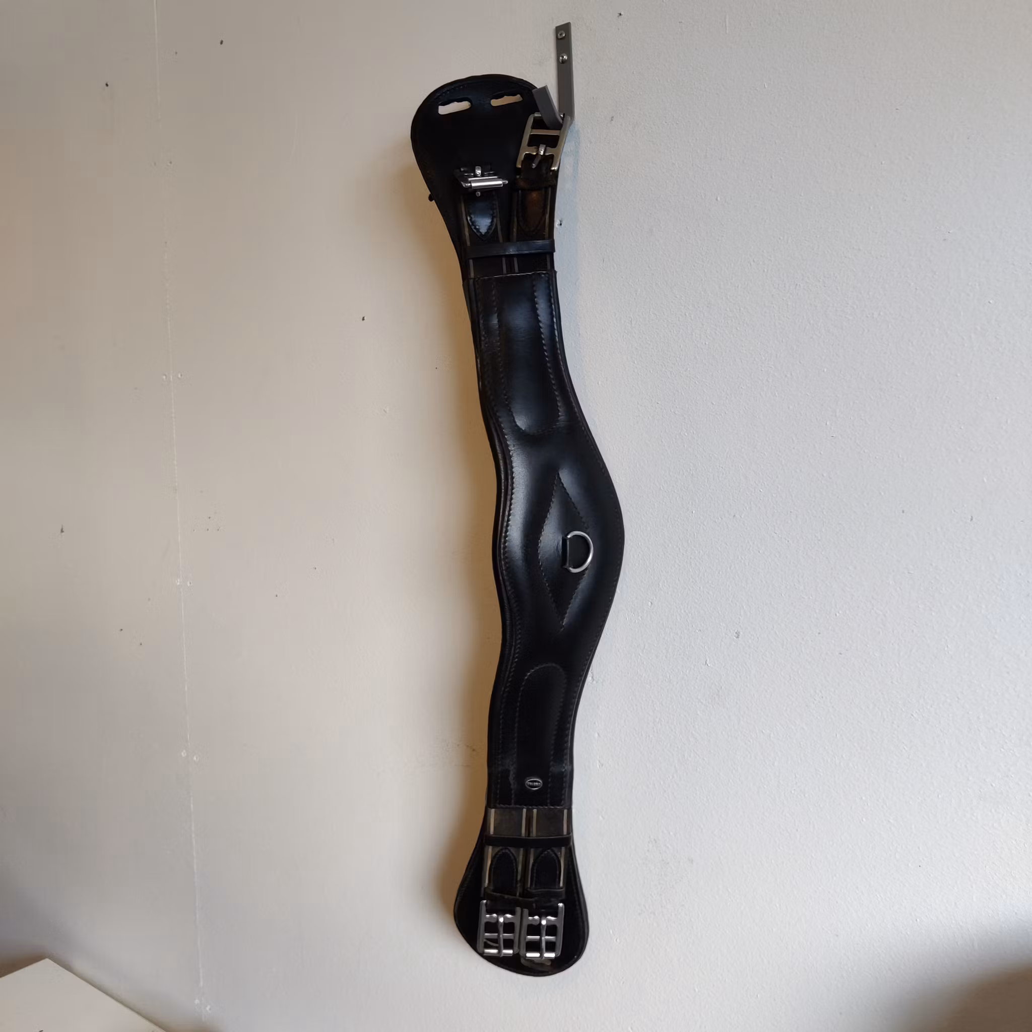 Svart anatomisk gjord 75 cm CHEVAL