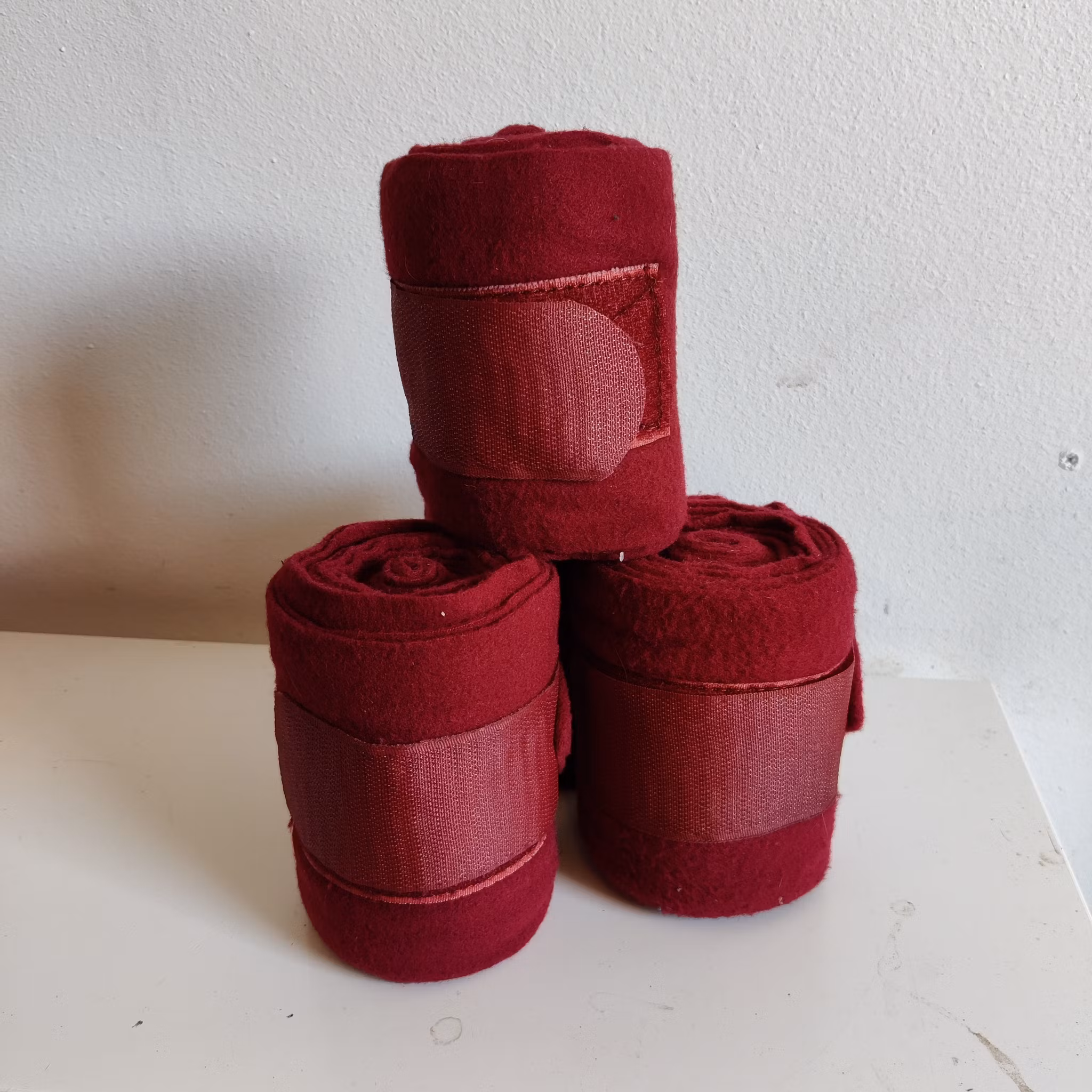 4 vinröda fleecelindor
