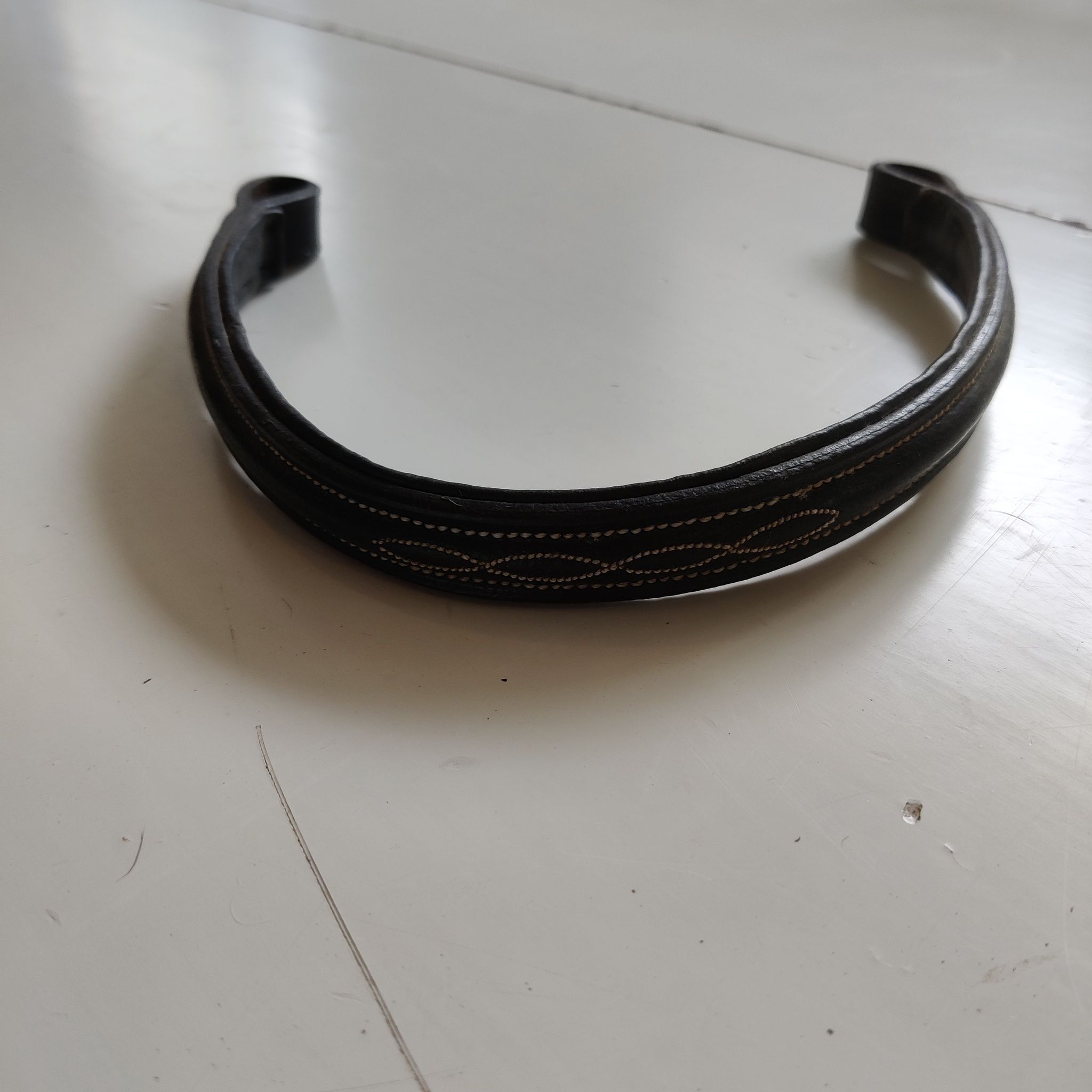Svart pannband FULL