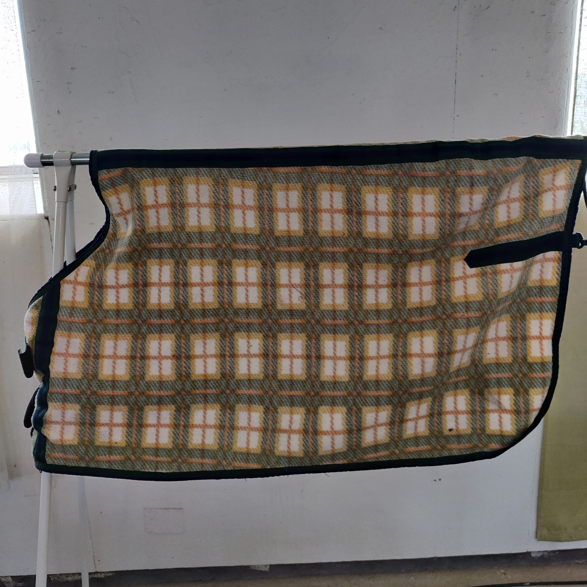 Rutigt fleecetäcke 90 cm
