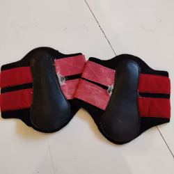 Svart/röda damasker COB