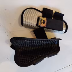 Silverfärgade benskydd fram & bak MEDIUM Armadillo