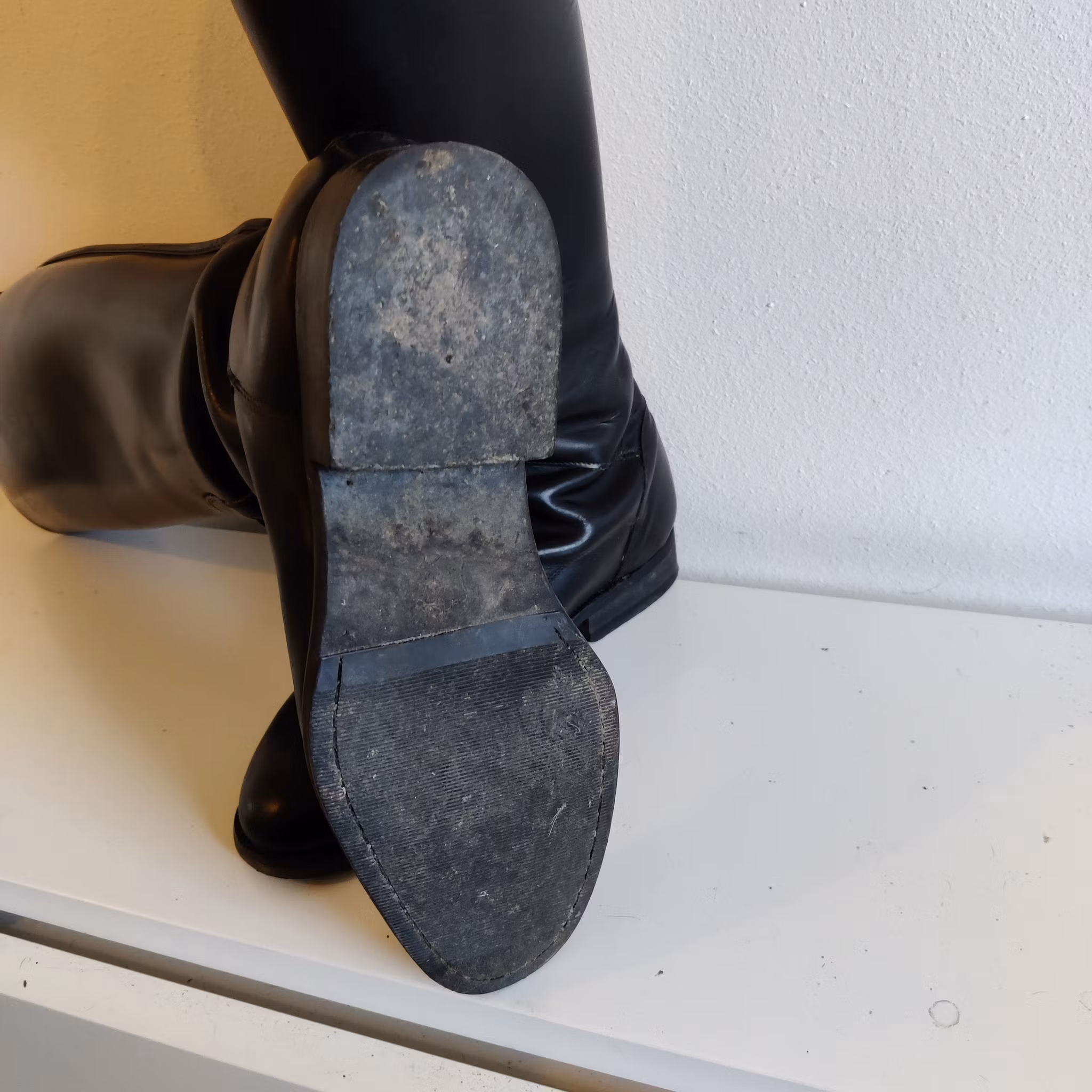 Läderstövlar med dragkedja strl 41 SARM HIPPIQUE