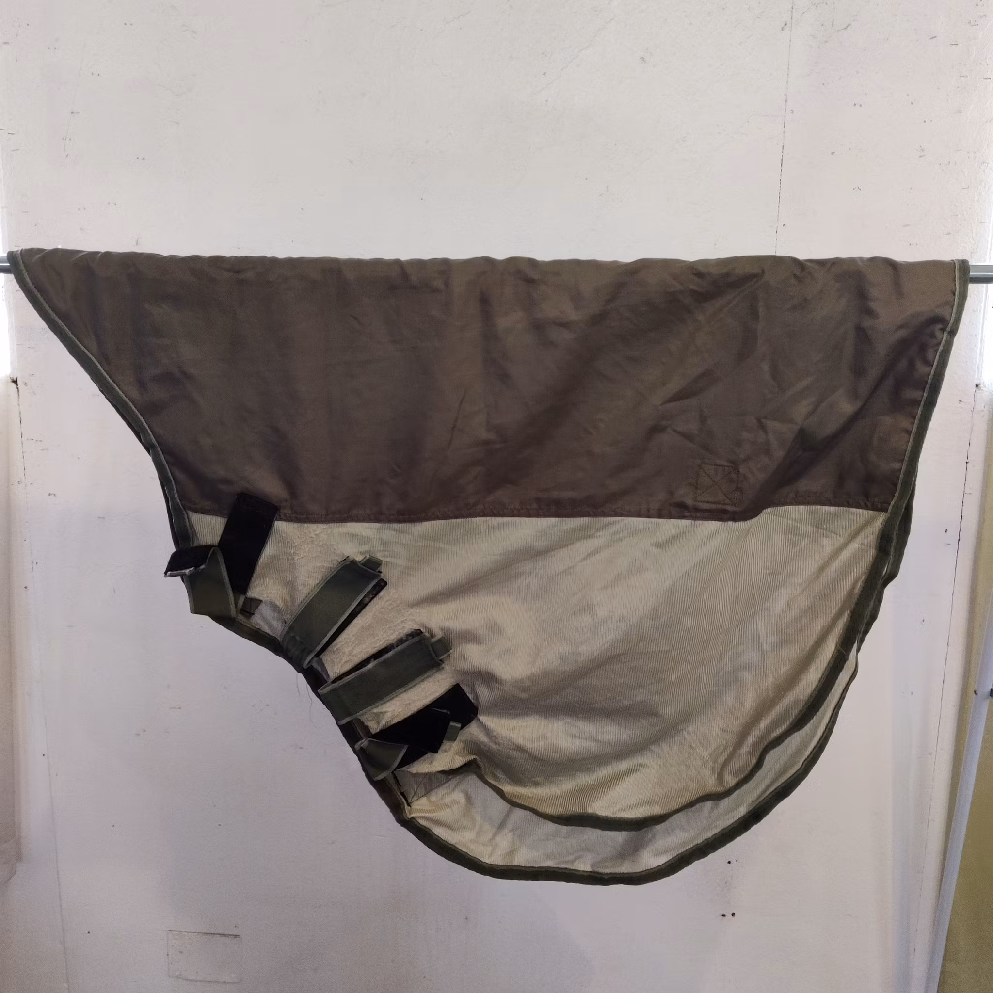 Regn/flugtäcke med löstagbar hals 165 cm