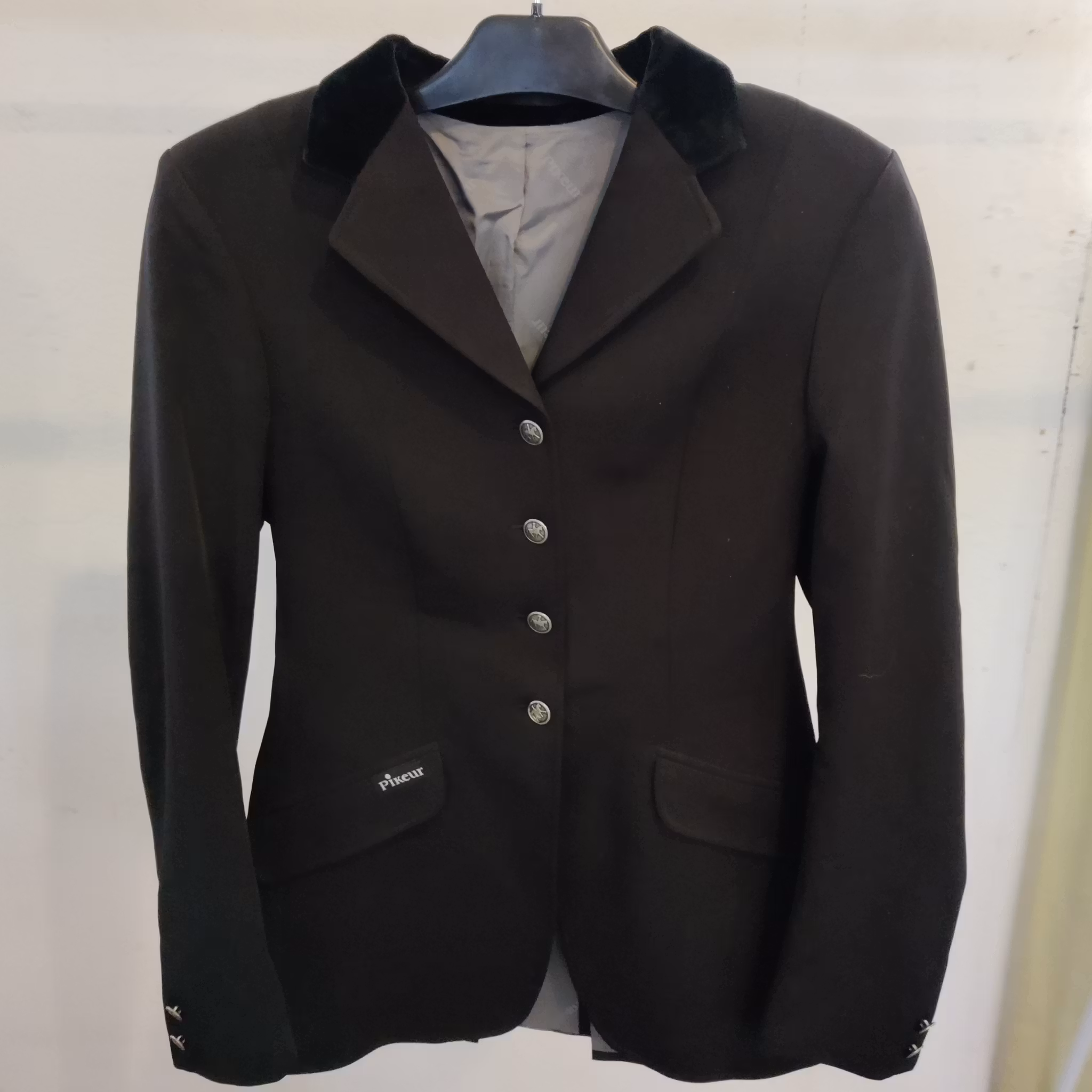 Svart kavaj PIKEUR strl 36