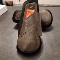 Svart/bruna benskydd fram Zandona Carbon Air Workout XL