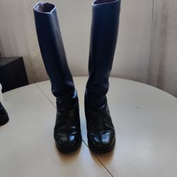 Svarta ridstövlar strl 39 Levad