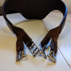 Brun lädergjord med platta 132 cm