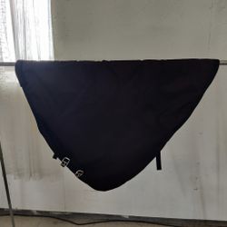 Svart halstäcke ca 150 g COB Hansbo