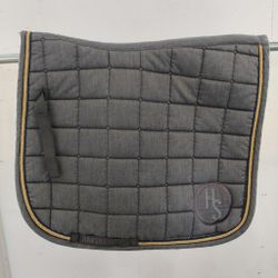 Grått dressyrschabrak Hansbo FULL