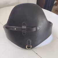 Svart magplattegjord 125 cm