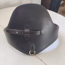 Svart magplattegjord 125 cm