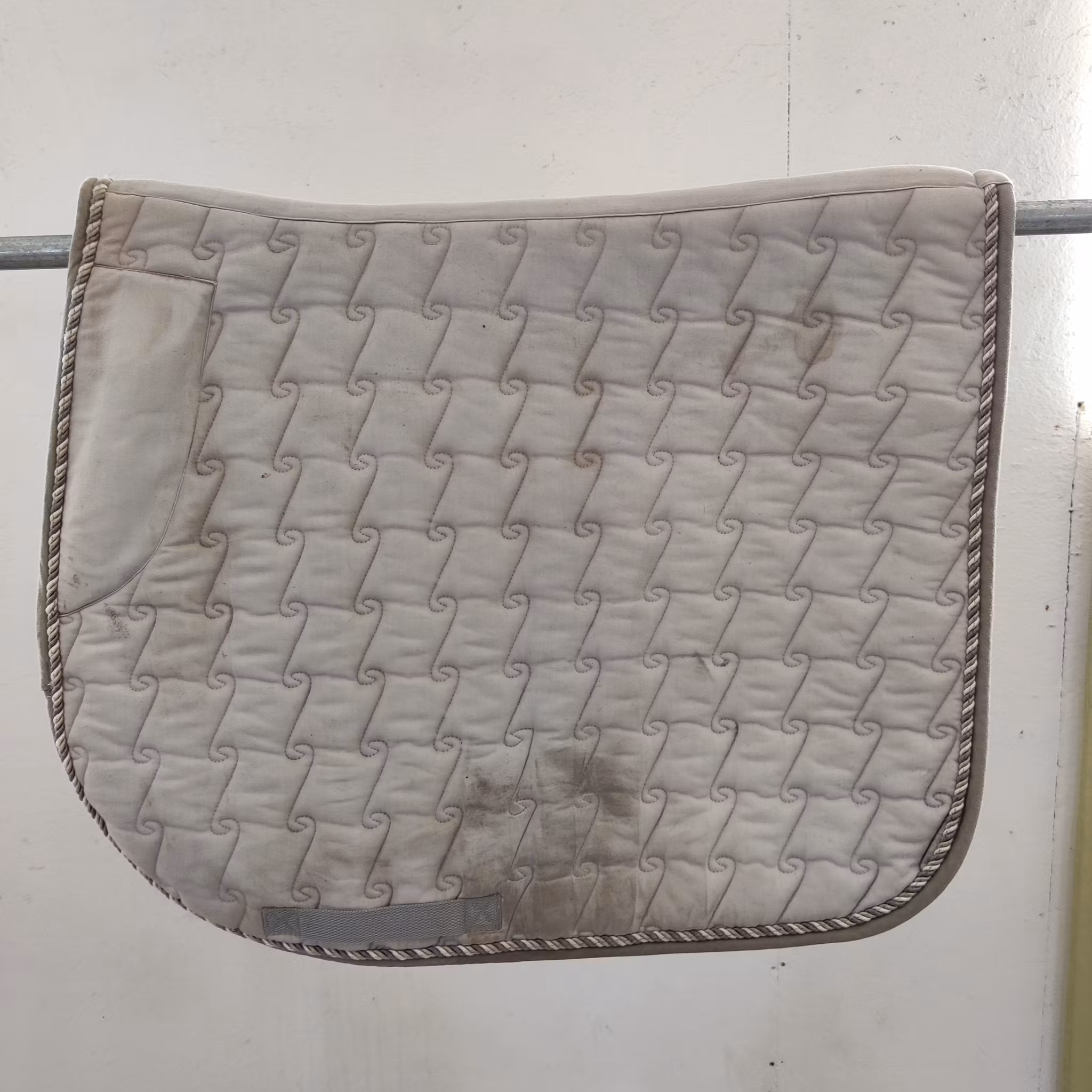 Grått dressyrschabrak FULL