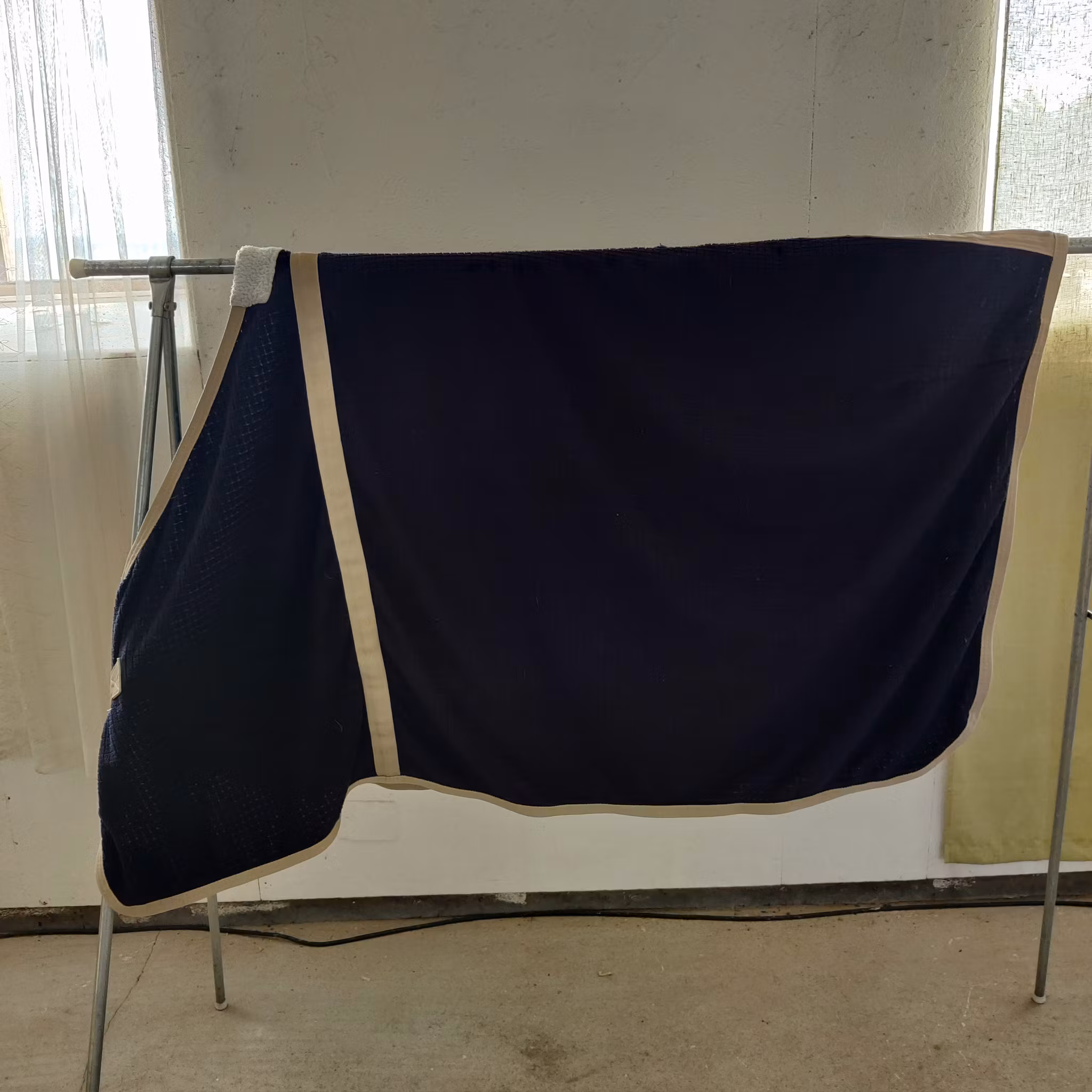 Blått fleecetäcke 115 cm