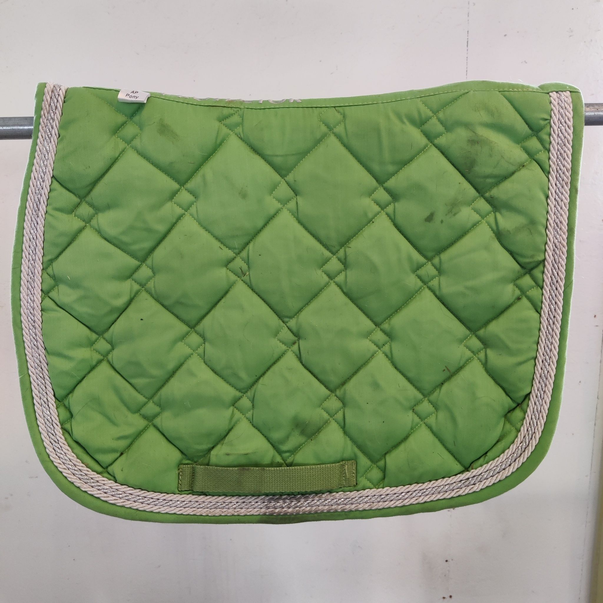 130.8 Grönt schabrak Protector PONNY