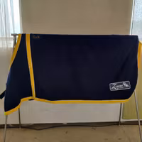 Blått fleecetäcke 150 cm Z-täcket