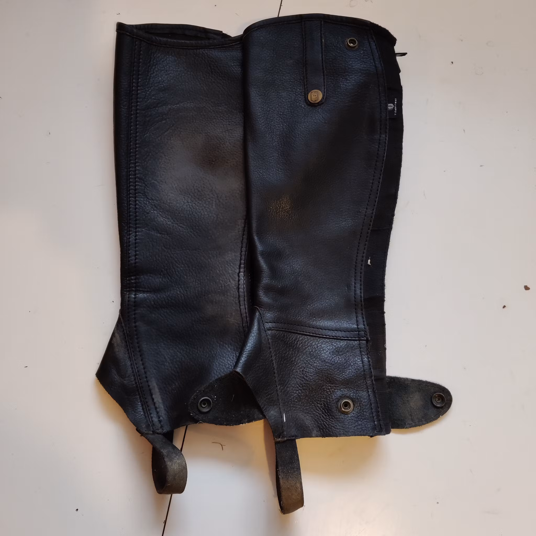 Svarta shortchaps SMALL Treadstone