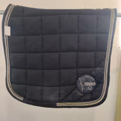 Blått dressyrschabrak Eskadron FULL