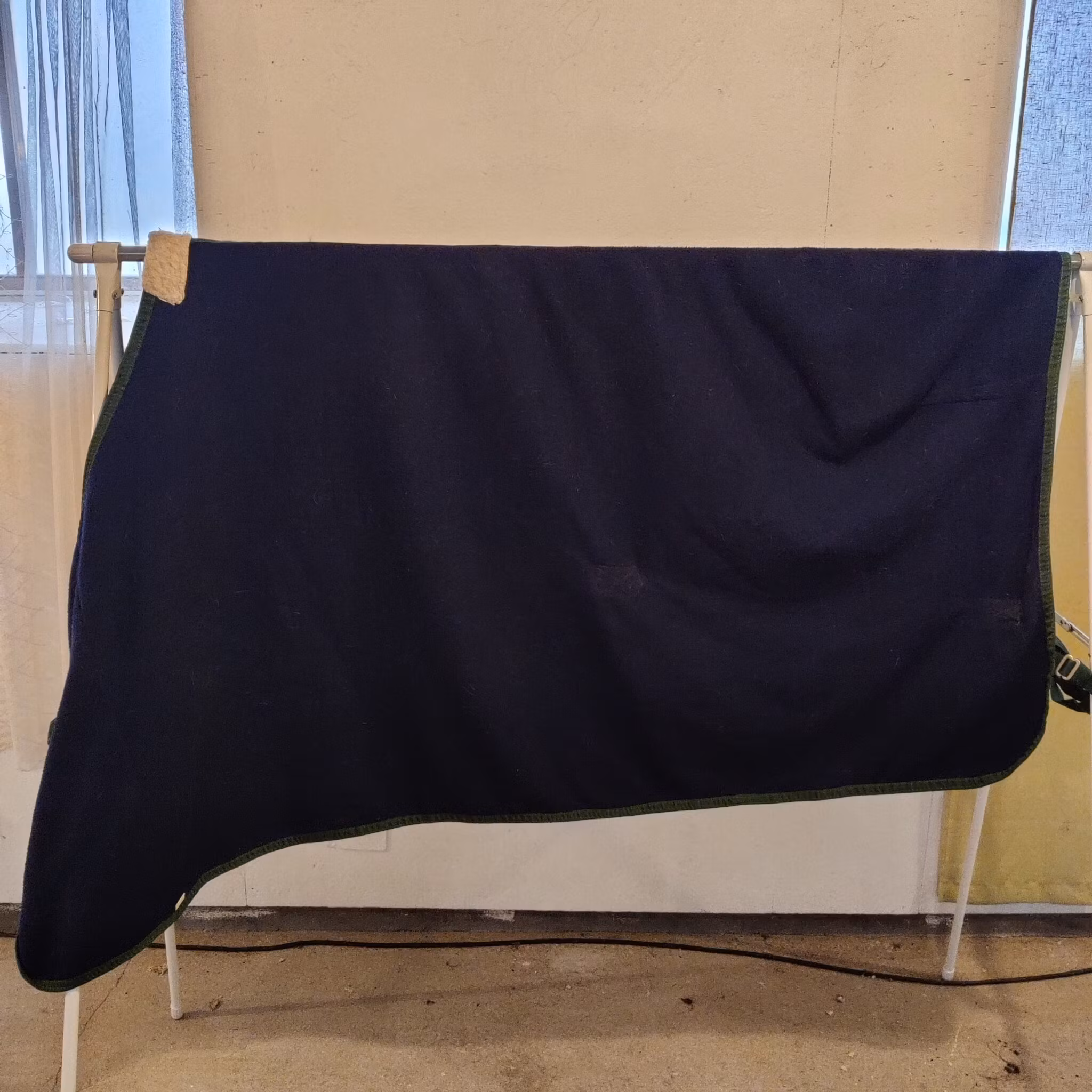 Blått fleecetäcke 135 cm