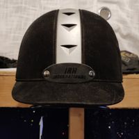 Svart ridhjälm Jacson IRH strl 59