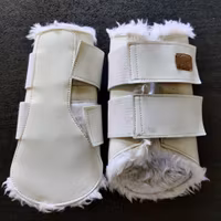 Vita fluffdamasker Jacson COB