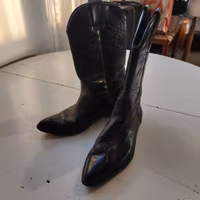 Svarta boots storlek 42 Tracker's