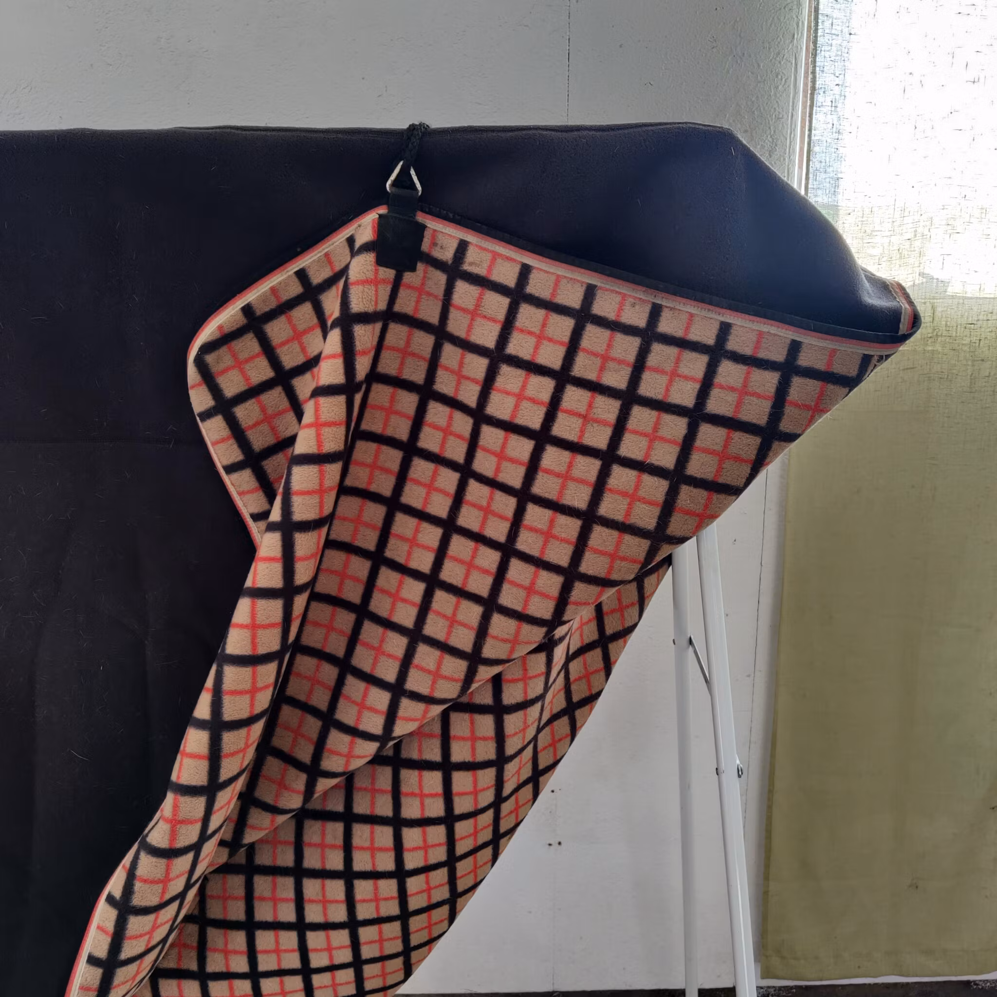 Grått tjockt fleecetäcke 145 cm Horseware Rambo
