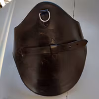 Brun sadelgjord med platta 100 cm