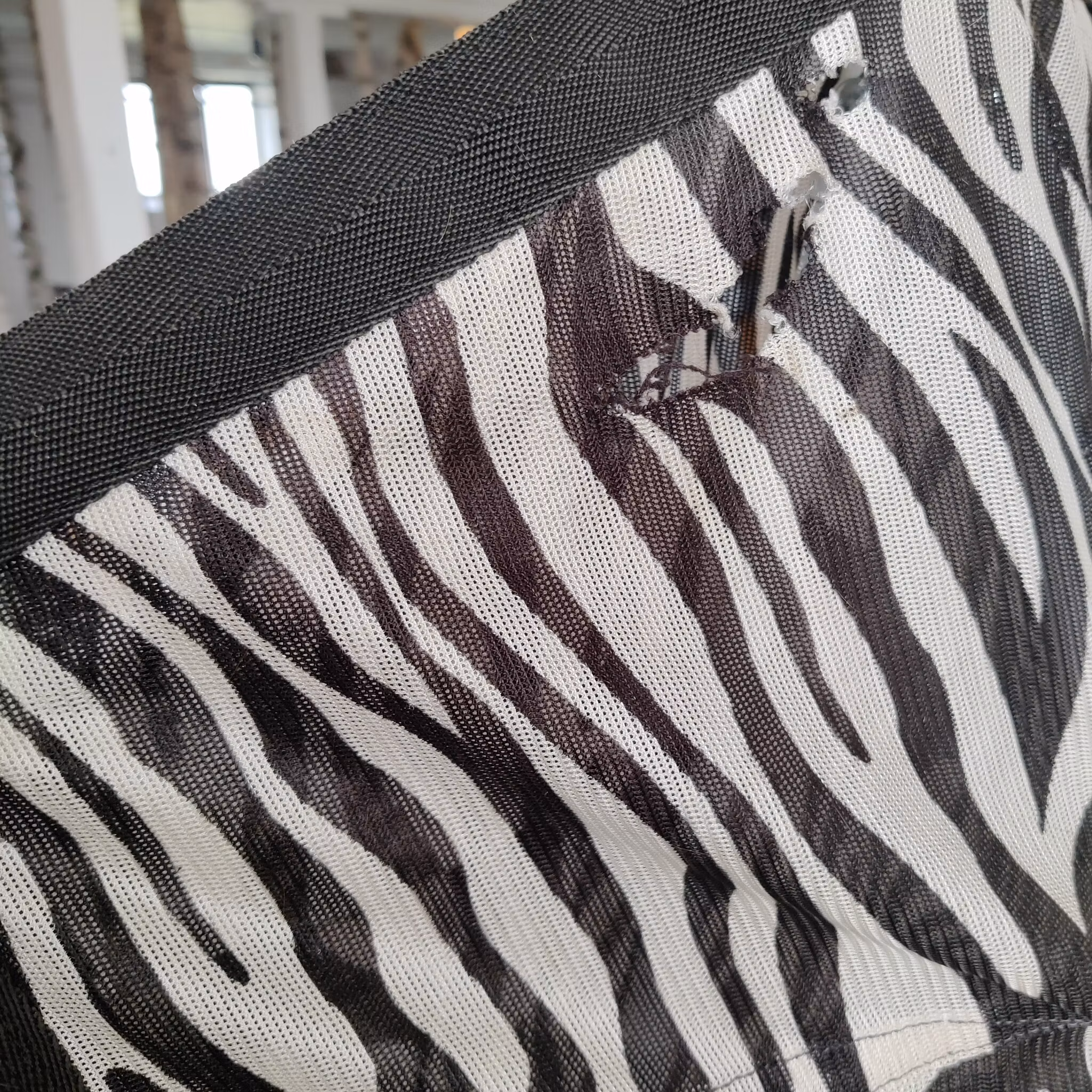 Flugtäcke med fast hals zebra 165 cm