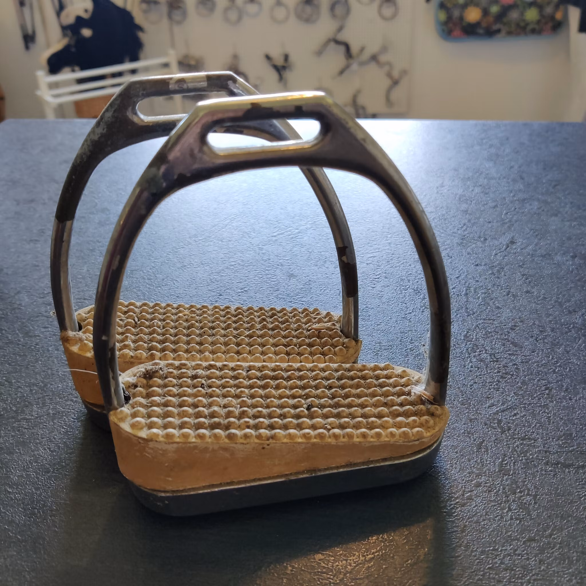 Stigbyglar med sneda plattor 11 cm