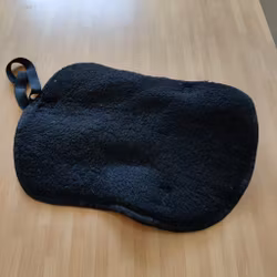 Svart rumpvärmare teddy till westernsadel