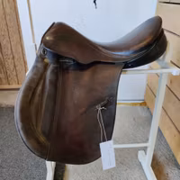 Allroundsadel Felsbach Husar 17 tum smal/normal bom