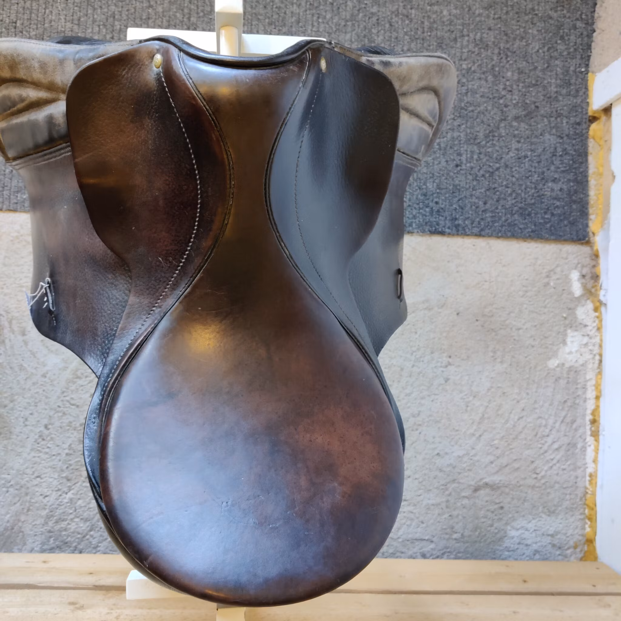 Allroundsadel Felsbach Husar 17 tum smal/normal bom