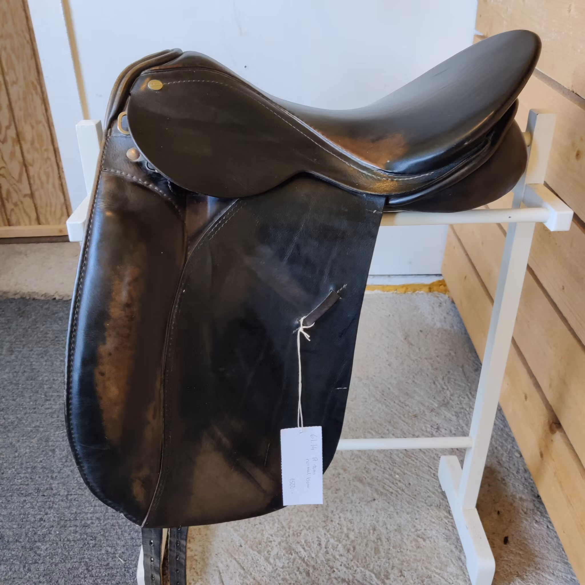 Dressyrsadel Hubertus17 tum normal bom