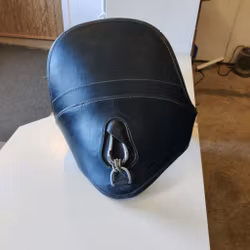 Svart gjord med magplatta 150 cm Capriole