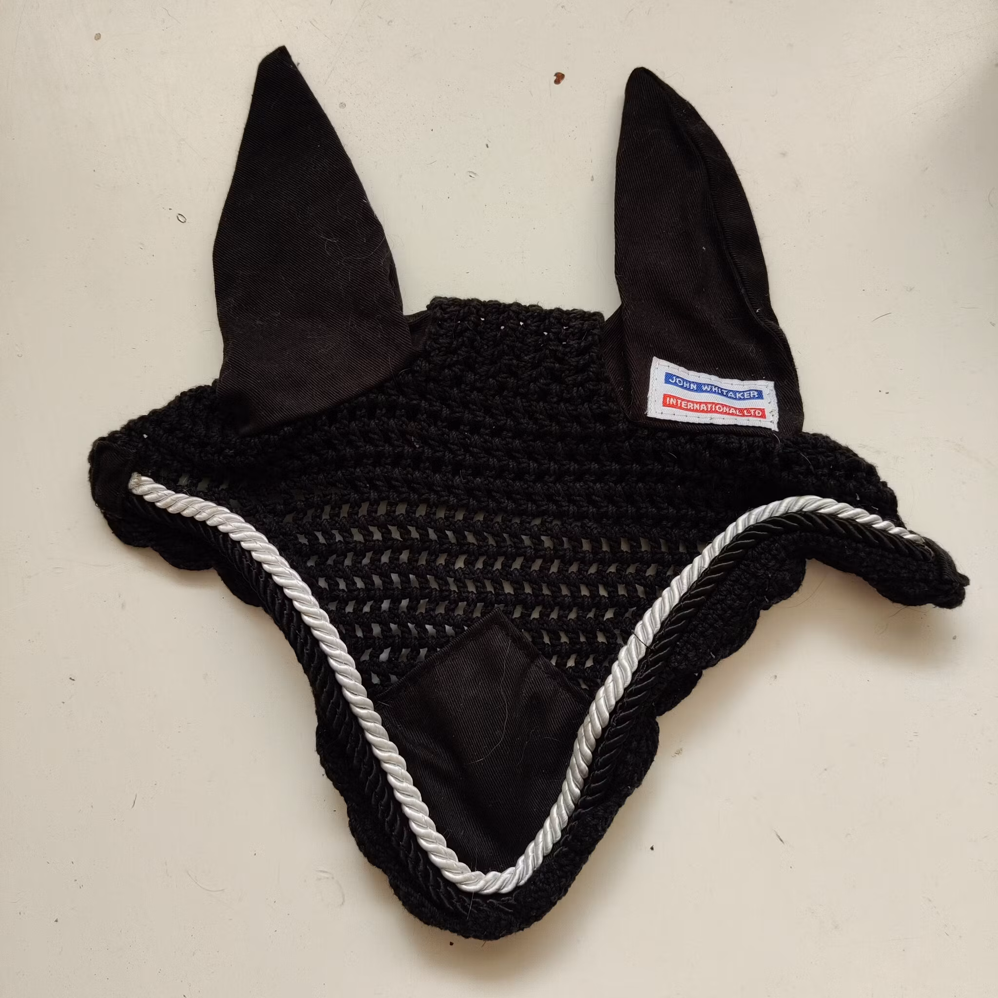 Svart huva Whitaker PONNY