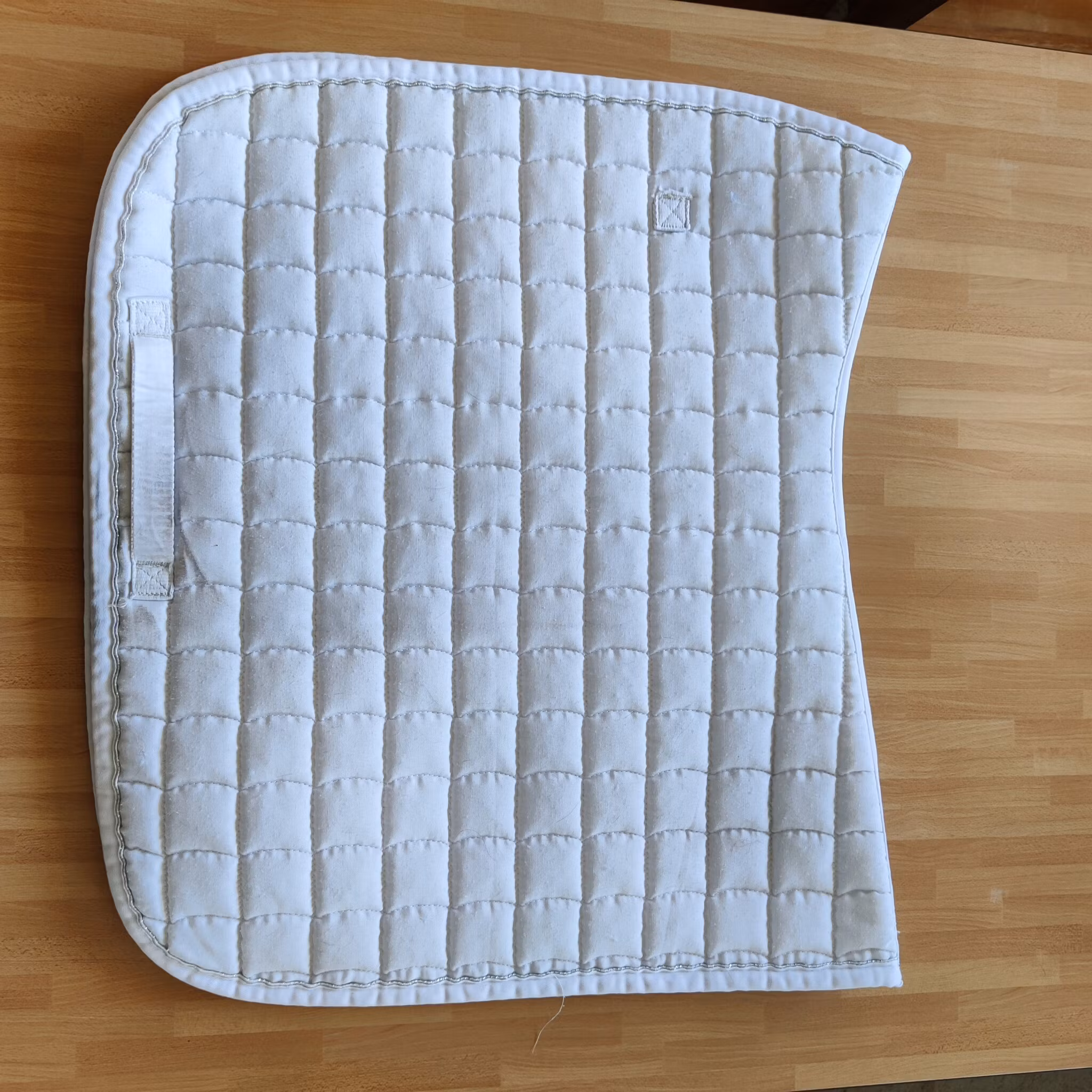 Vitt dressyrschabrak FULL