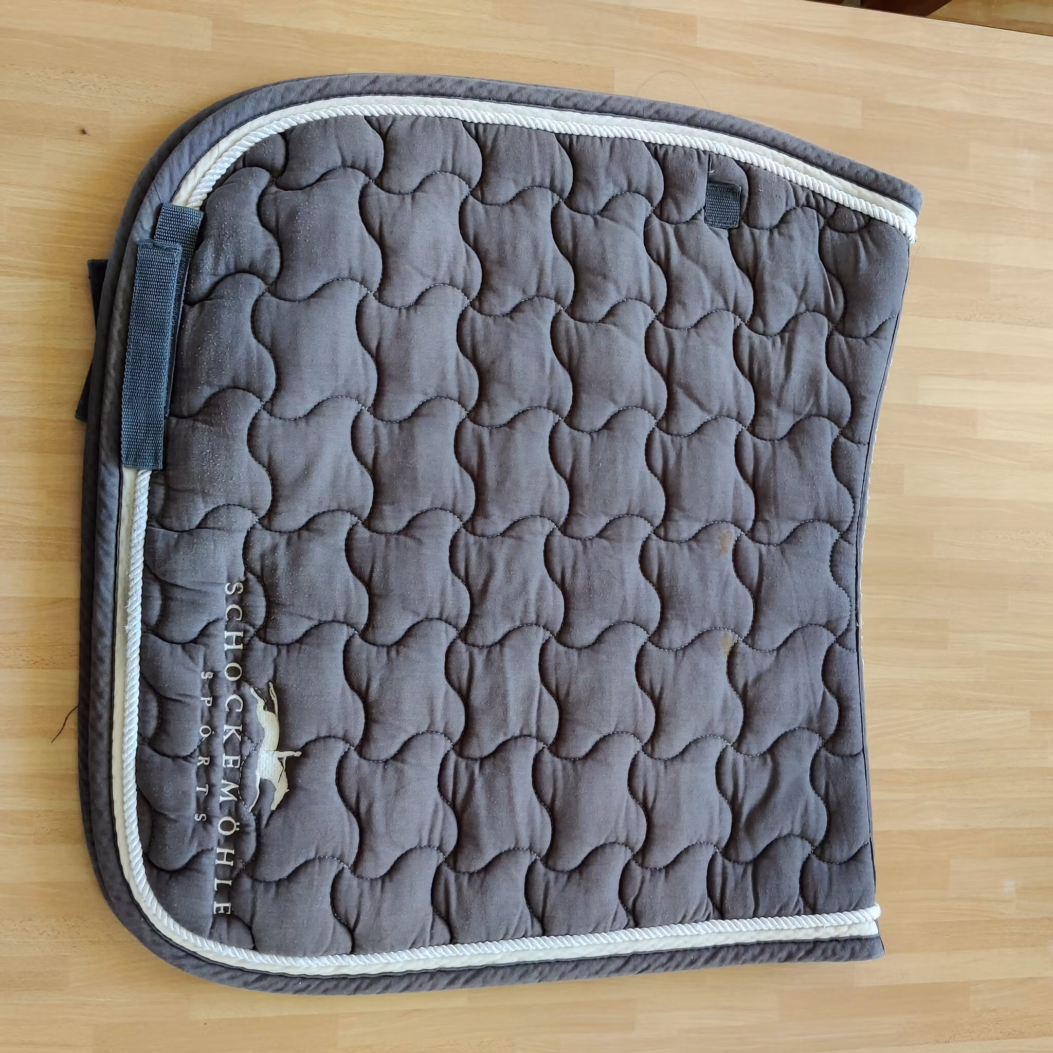 Grått dressyrschabrak Schockemöhle FULL