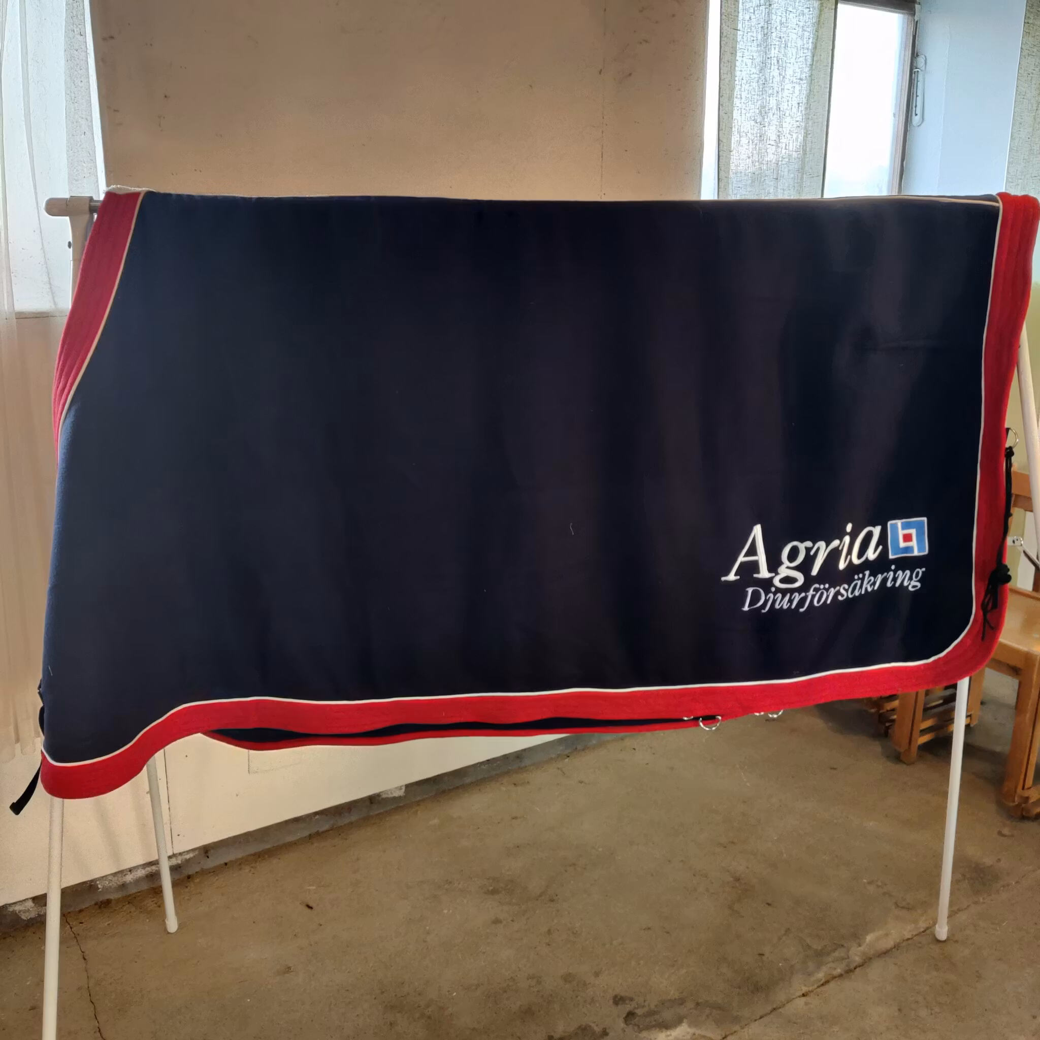 Blått fleecetäcke 135 cm Agria