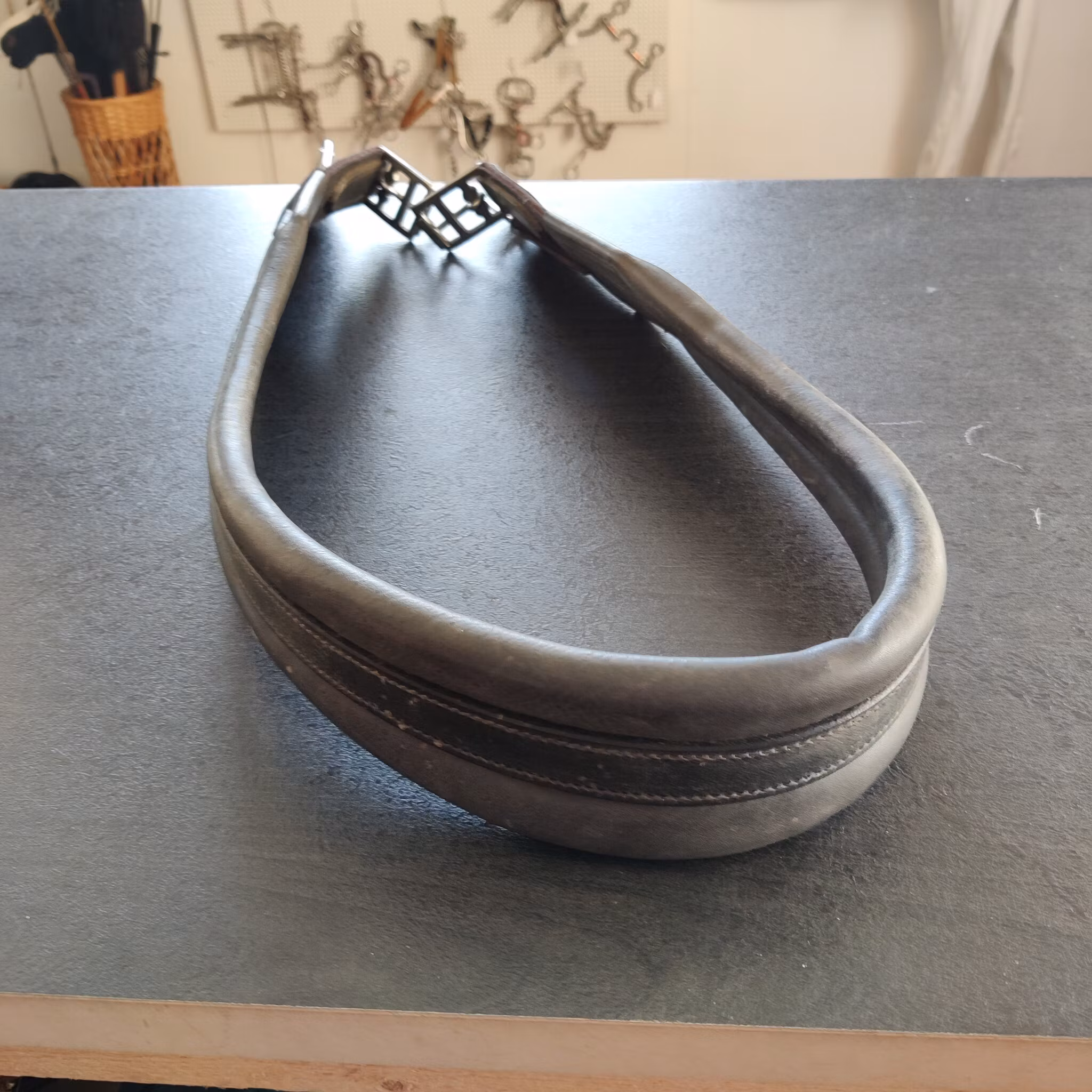 Svart sadelgjord 120 cm