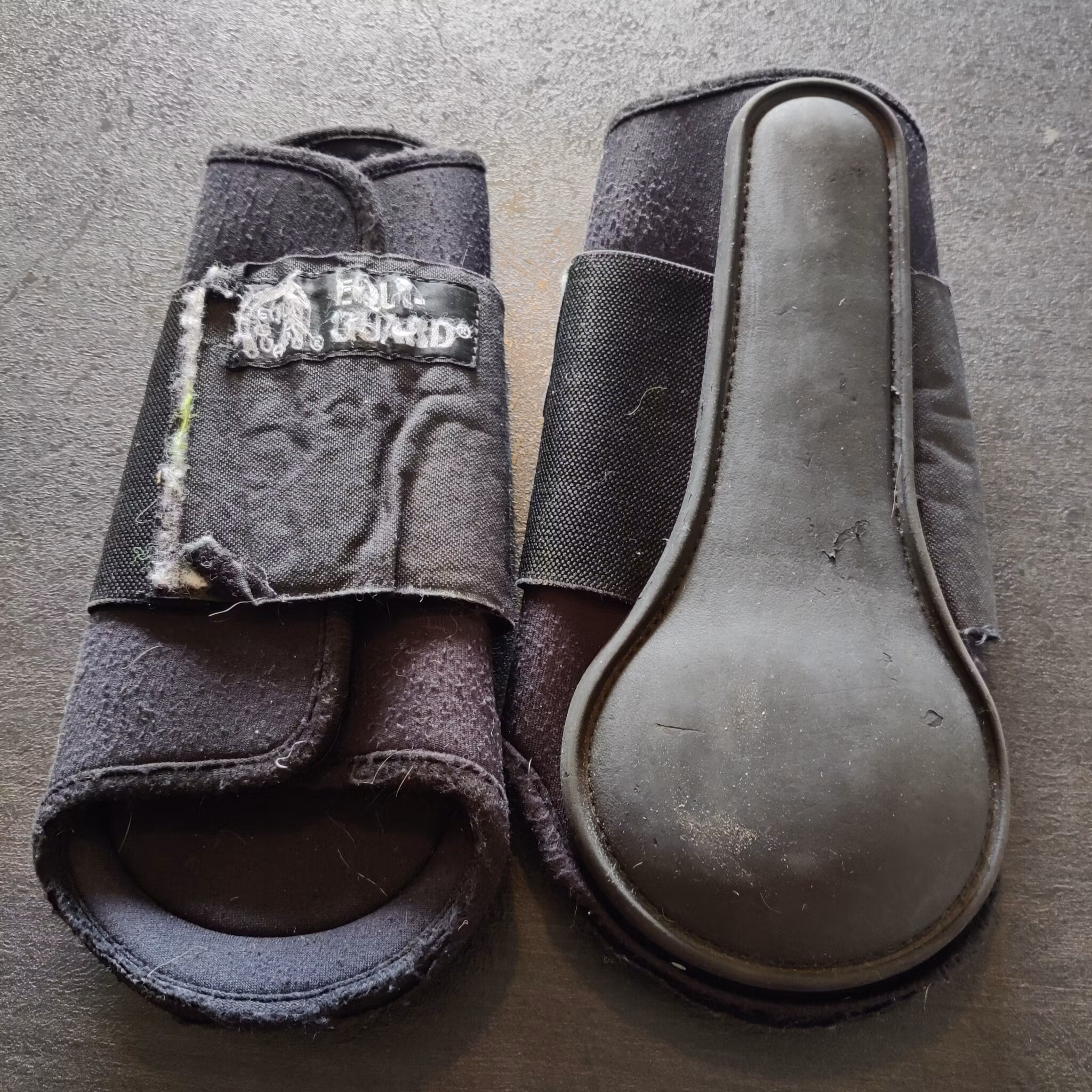 Svarta strykkappor Equiguard FULL