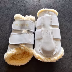 Vita damasker med ludd Protector MEDIUM