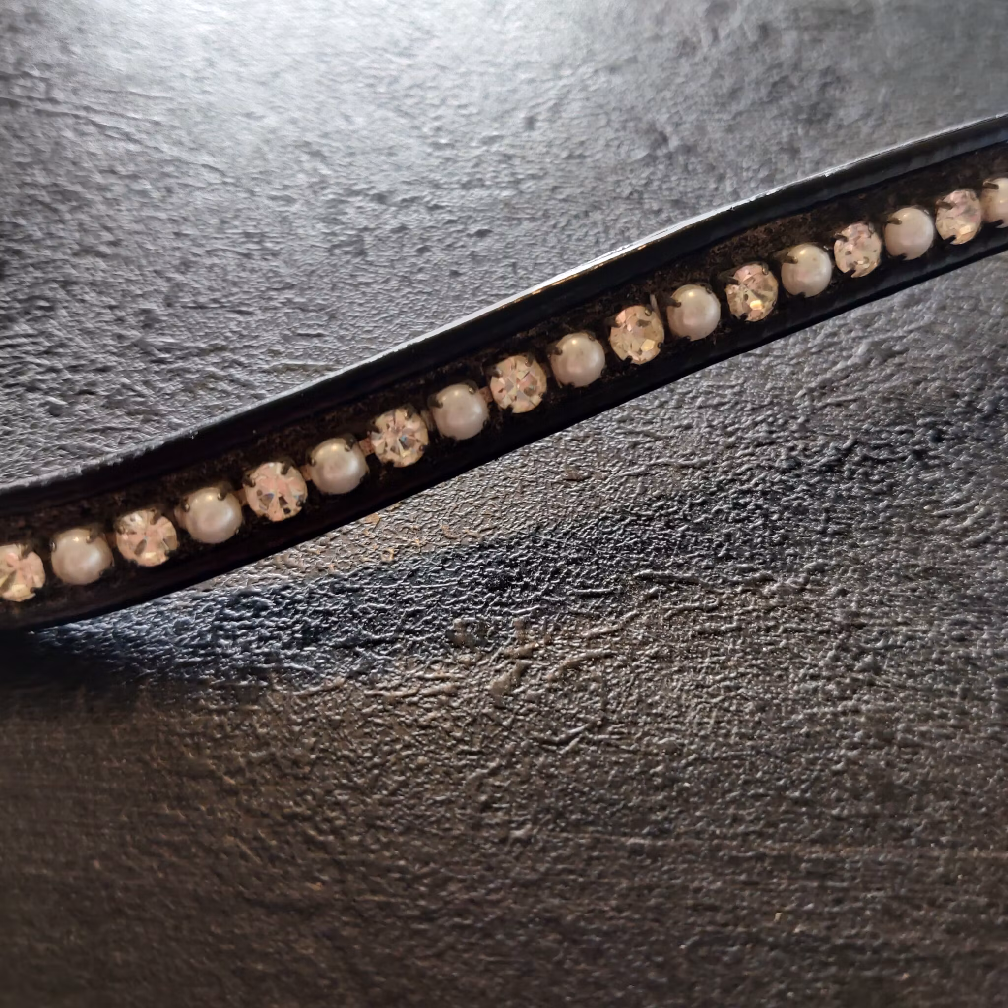 Svart pannband med bling COB