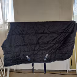 Blått stalltäcke 152 cm ca 200 g HW Amigo