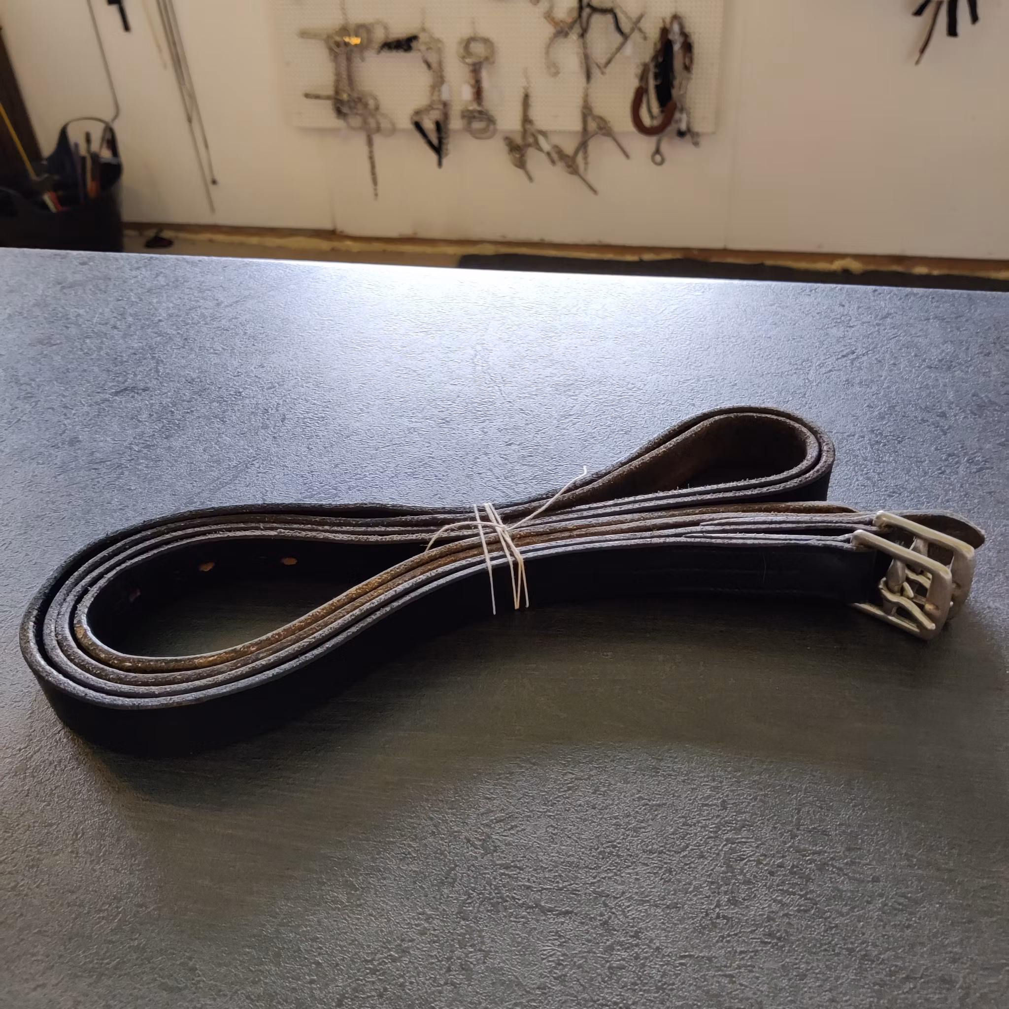 Svarta stigläder 150 cm