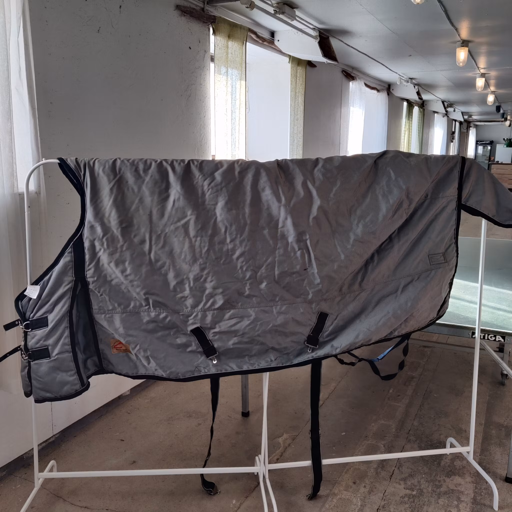 Grått vintertäcke Horsesaver 155 cm ca 200 g
