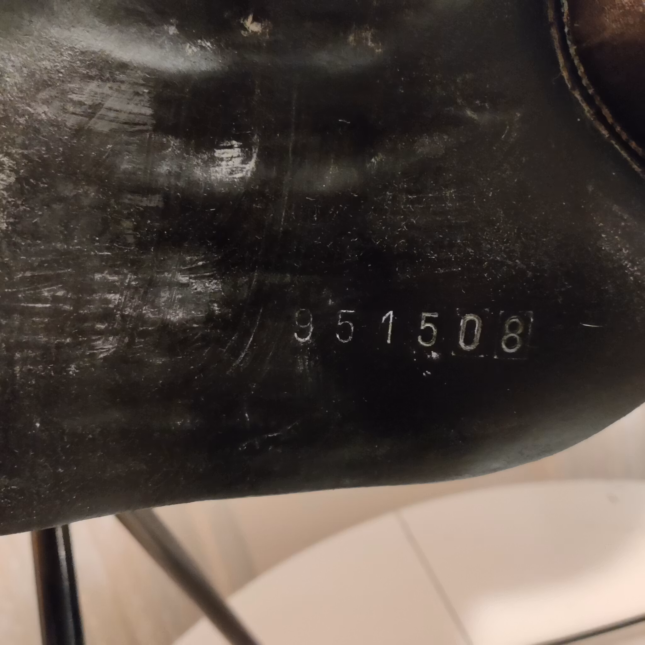 Svart allroundsadel 17.5 tum 32 bom Zaldi Royale