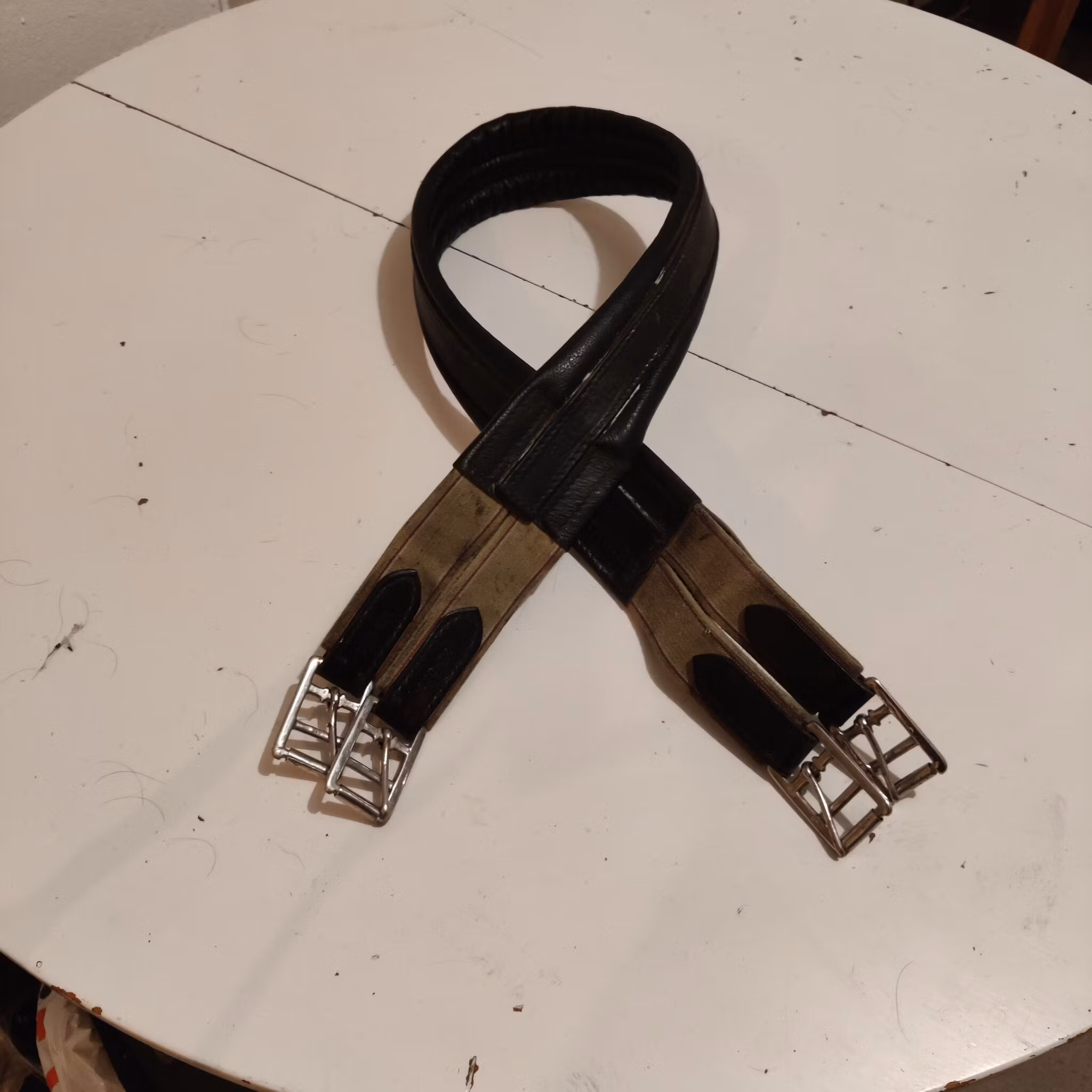 Svart lädergjord 120 cm