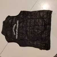 Svart väst strl 36 Matterhorn "Falbygdens Hästsportförening"