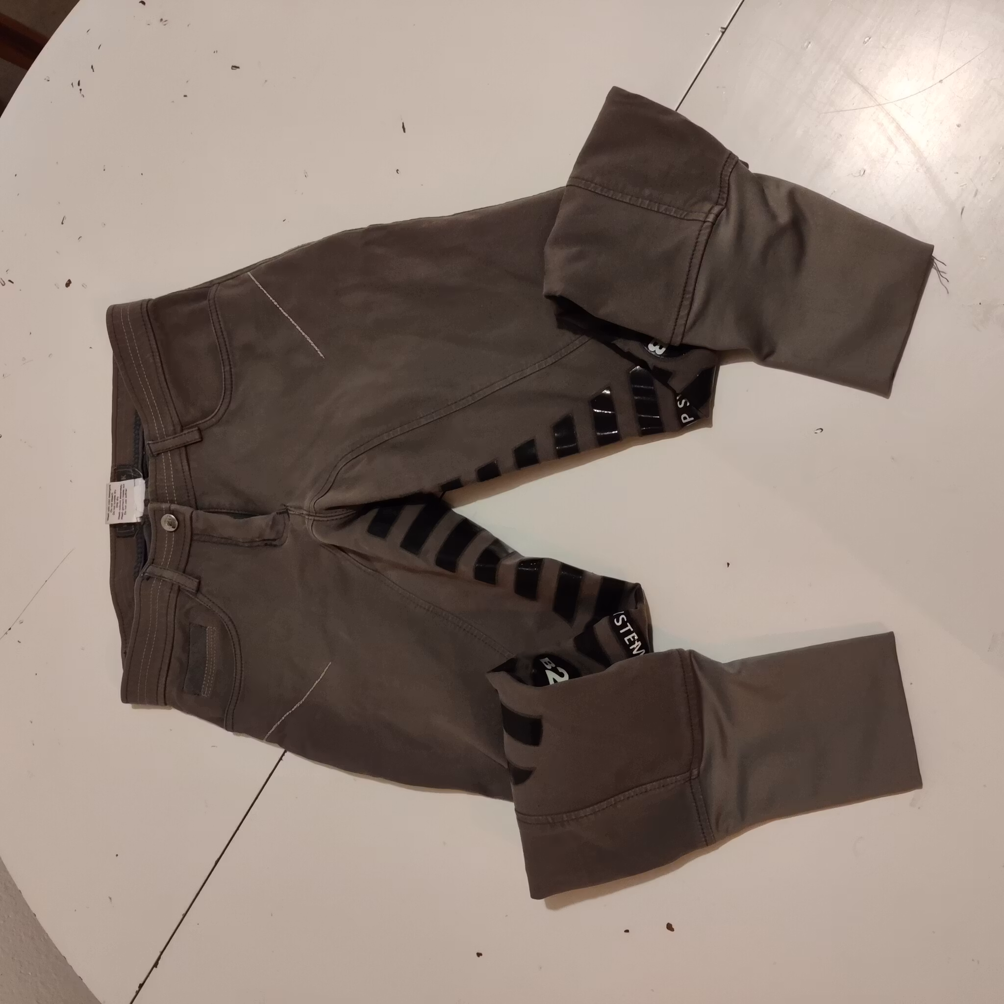 Grå ridbyxor med helgrip strl 36 Back2Back